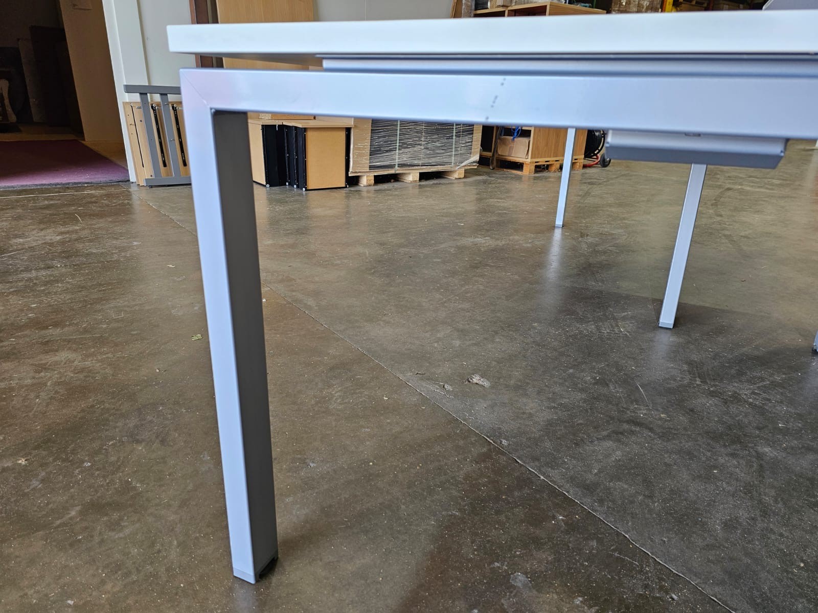 B STOCK - 4 Seat Back to Back Workstation including screens